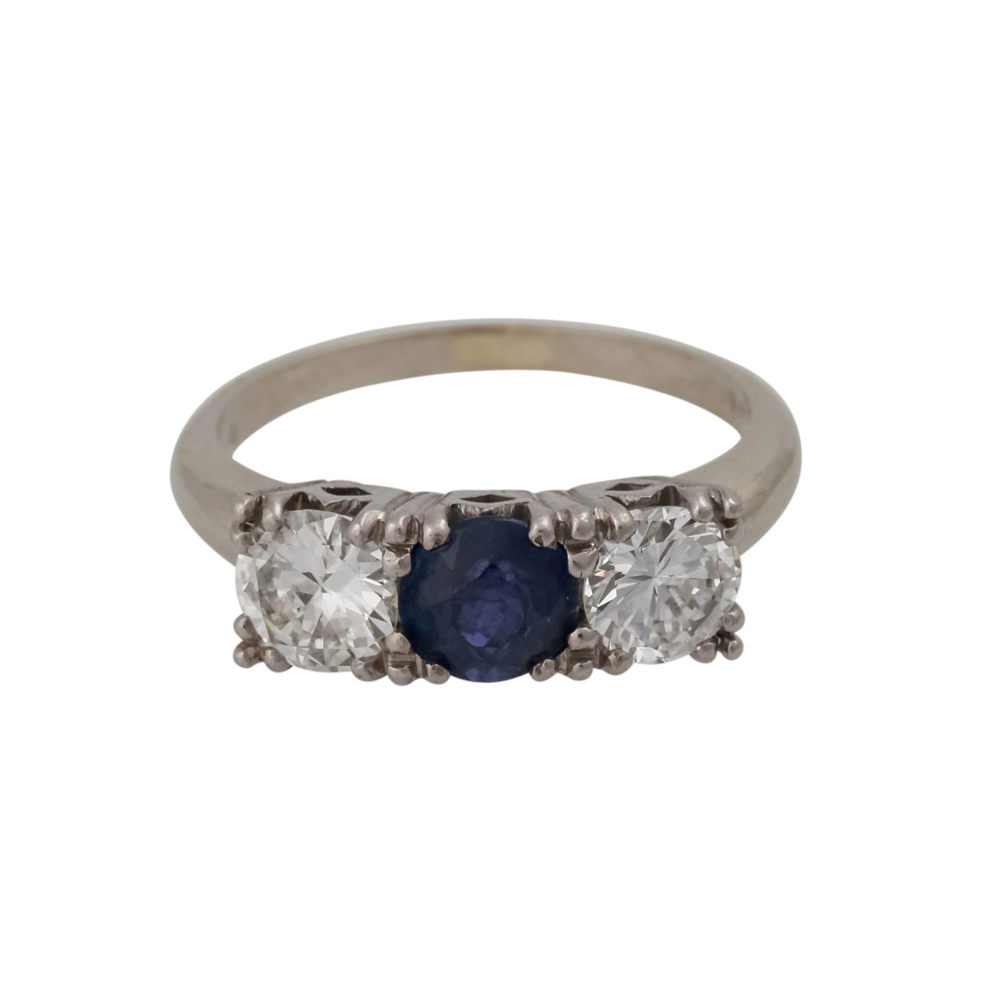 Ring mit Saphir ca. 0,75 ct und 2 Brillanten zus. ca. 1 ct,WEISS (H)/VVS-VS, Ringkopf Palladium,