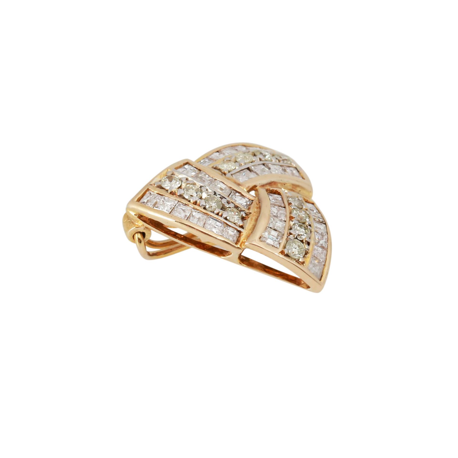 Schmuckset: Ring, Anhänger u. Paar Ohrstecker mit Diamant- Carrées und Brillantenzus. ca. 2,8 ct, - Bild 4 aus 5