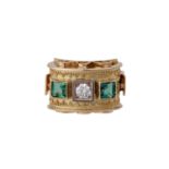 Ring mit Brillant ca. 0,25 ct,FW (F)/VVS und 2 Turmalincarrés, GG 14K, RW: 53, 2. H. 20. Jh.,