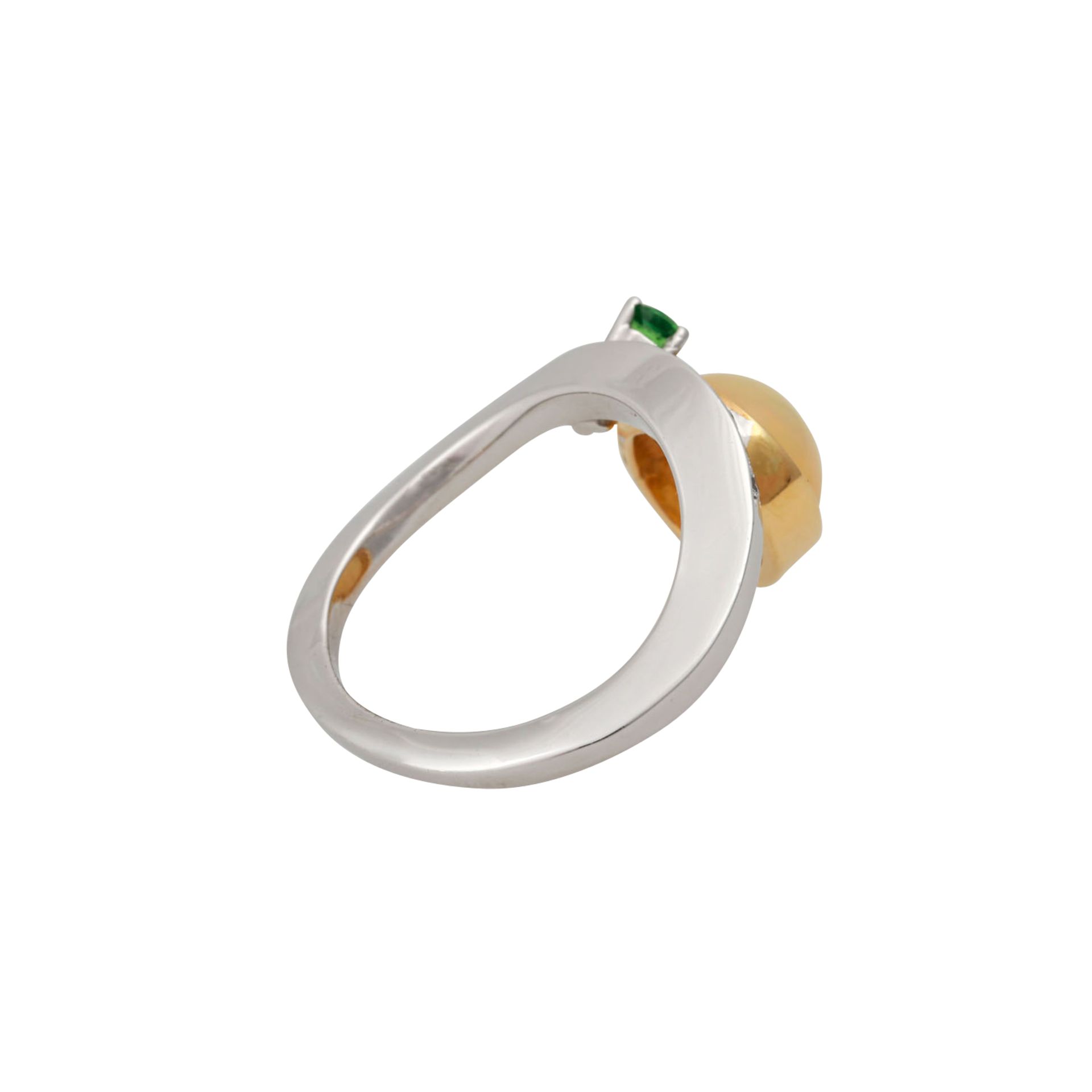 Ring mit ovalem Opal, 7 Brillanten, zus. ca. 0,18 ctund kl. grünem Schmuckstein, NP: 990 €, GG/WG - Bild 3 aus 4