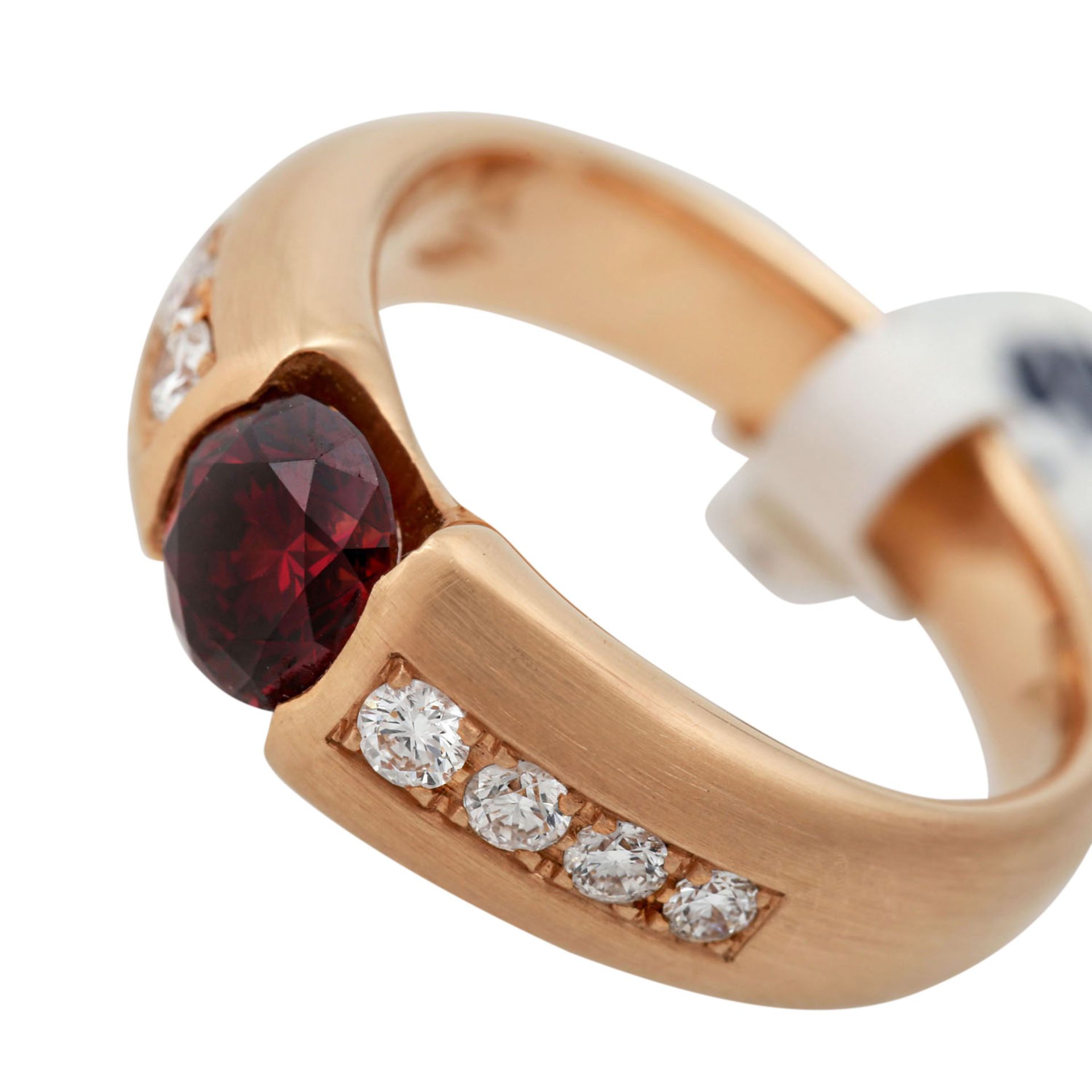 Ring mit rotem Diamant von ca. 1 ct,(beh.) und 8 Brillanten zus. ca. 0,32 ct (punz.), gute Qualität, - Bild 5 aus 5