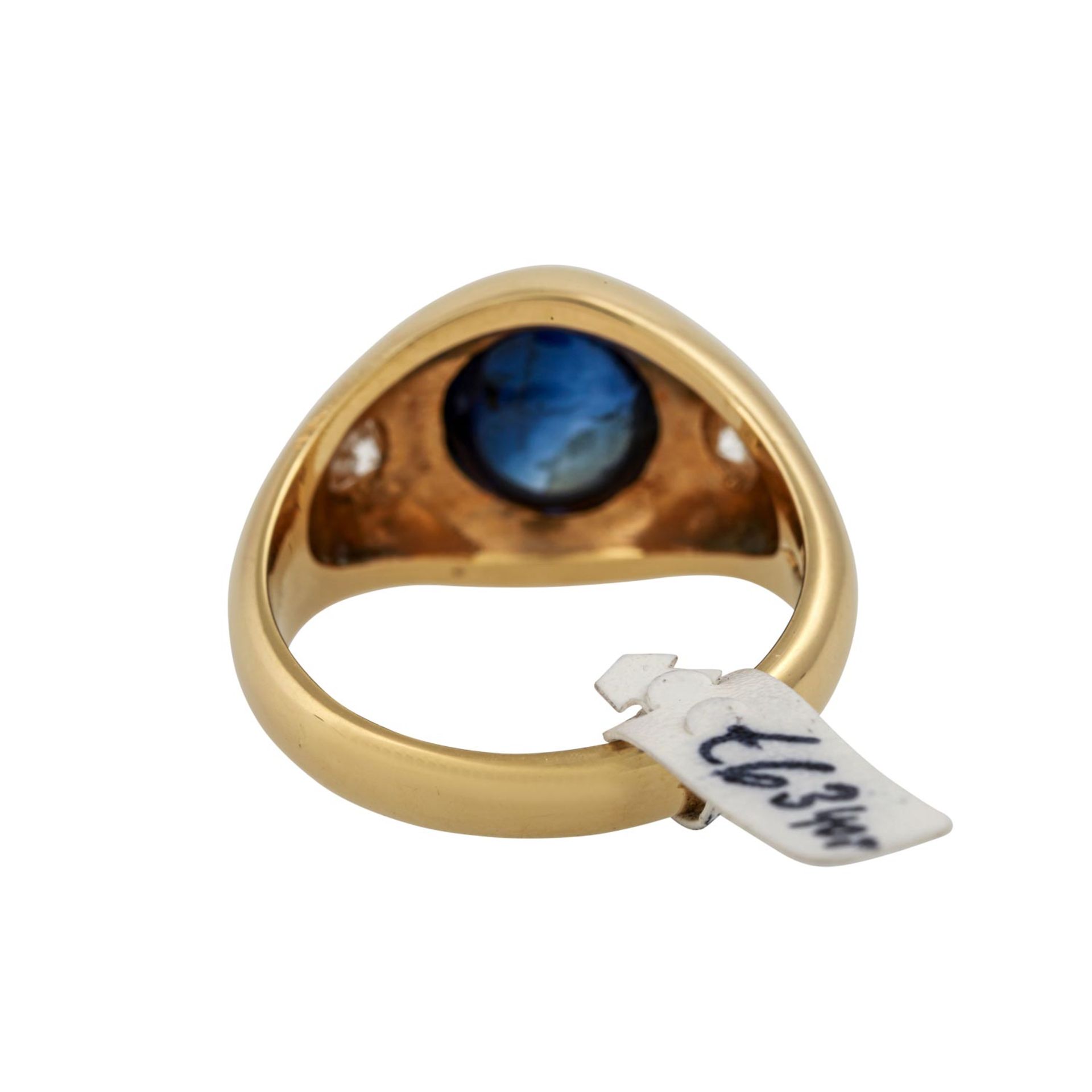 Ring mit ovalem Saphircabochon, ca. 7 ctflankiert von 2 Brillanten, zus. ca. 0,5 ct, FW (F-G)/VVS, - Bild 4 aus 5