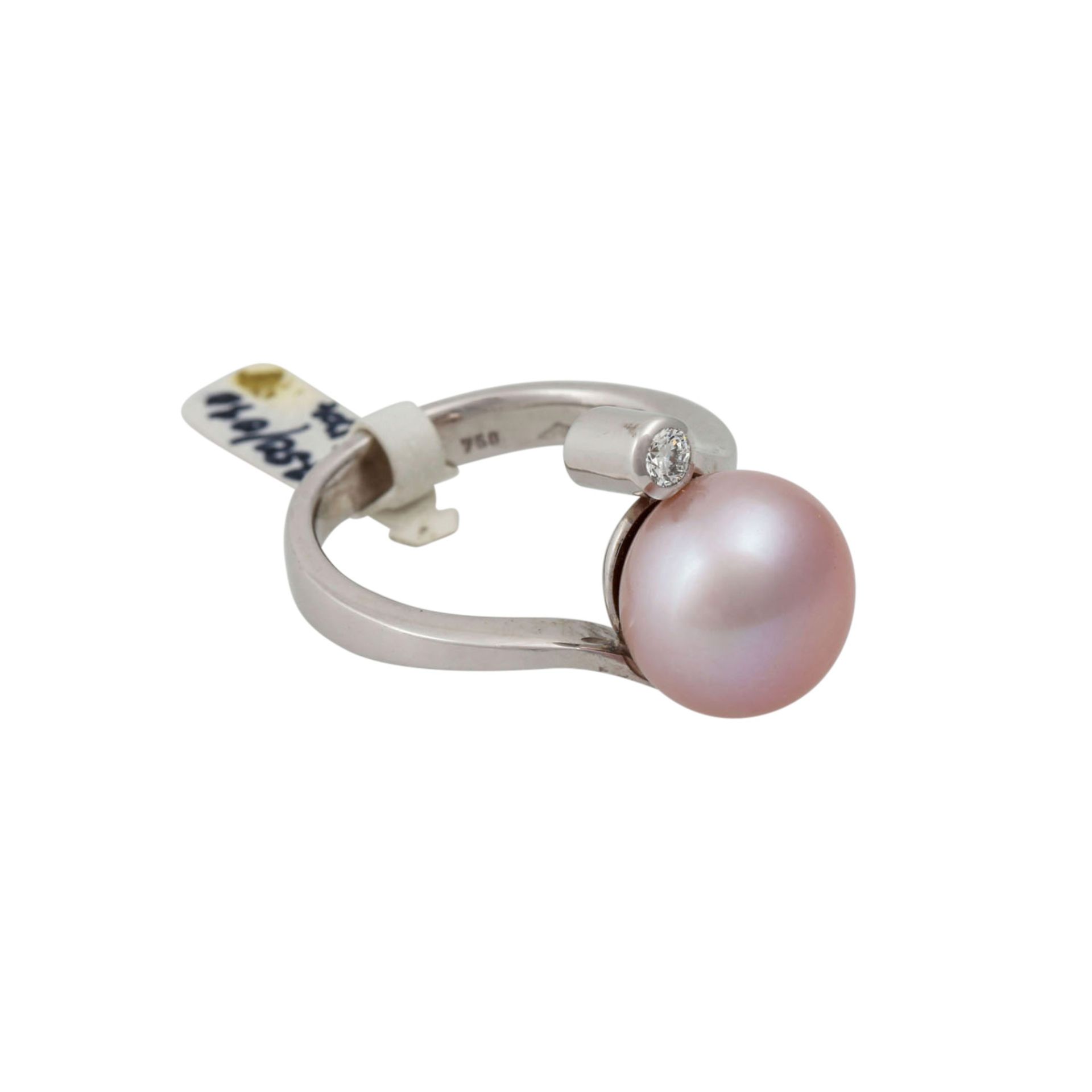 Ring mit rosafarbener Süßwasserperle und 1 Brillant von 0,1 ct,Zuchtperle ca. 11,5 mm, NP: 1.