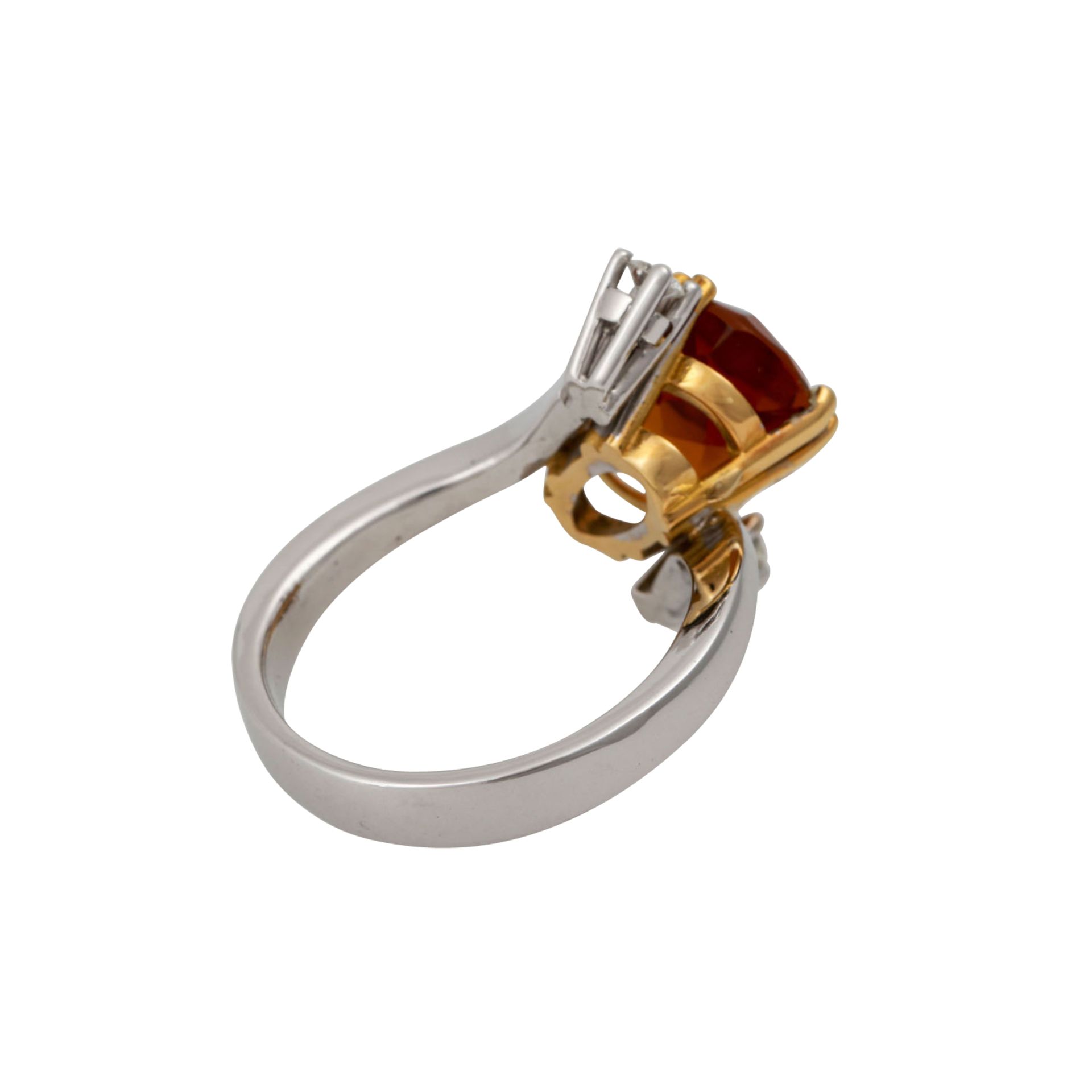 Ring mit oval facettiertem Citrin und 2 Brillanten, zus. ca. 0,18 ct,NP: 1.820 €, GG/WG 18K, 8,9 - Bild 3 aus 4