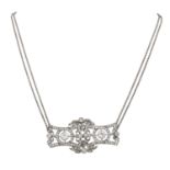 Collier mit diamantbesetztem Mittelteil,