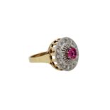 Ring mit pinkfarbenem Saphir