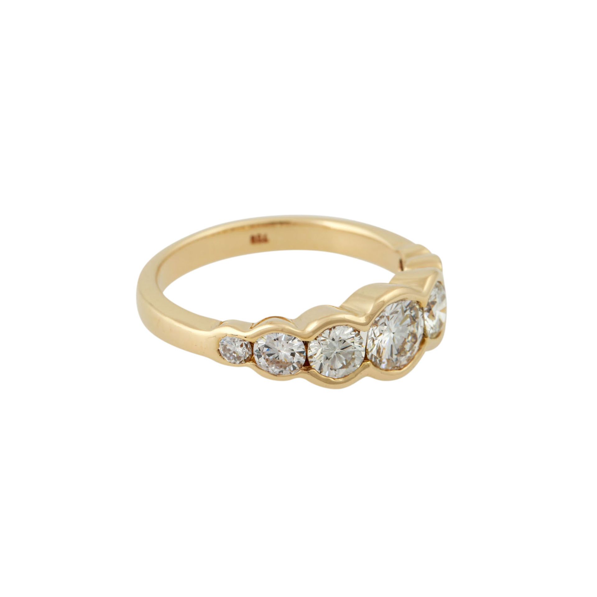 Ring mit 7 Brillanten von zus. ca. 1,2 ct,