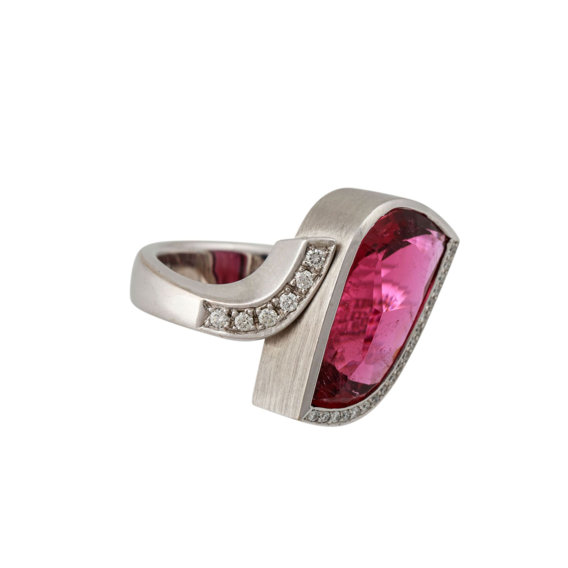 Ring mit feinem Rubelith von 11,77 ct (graviert)