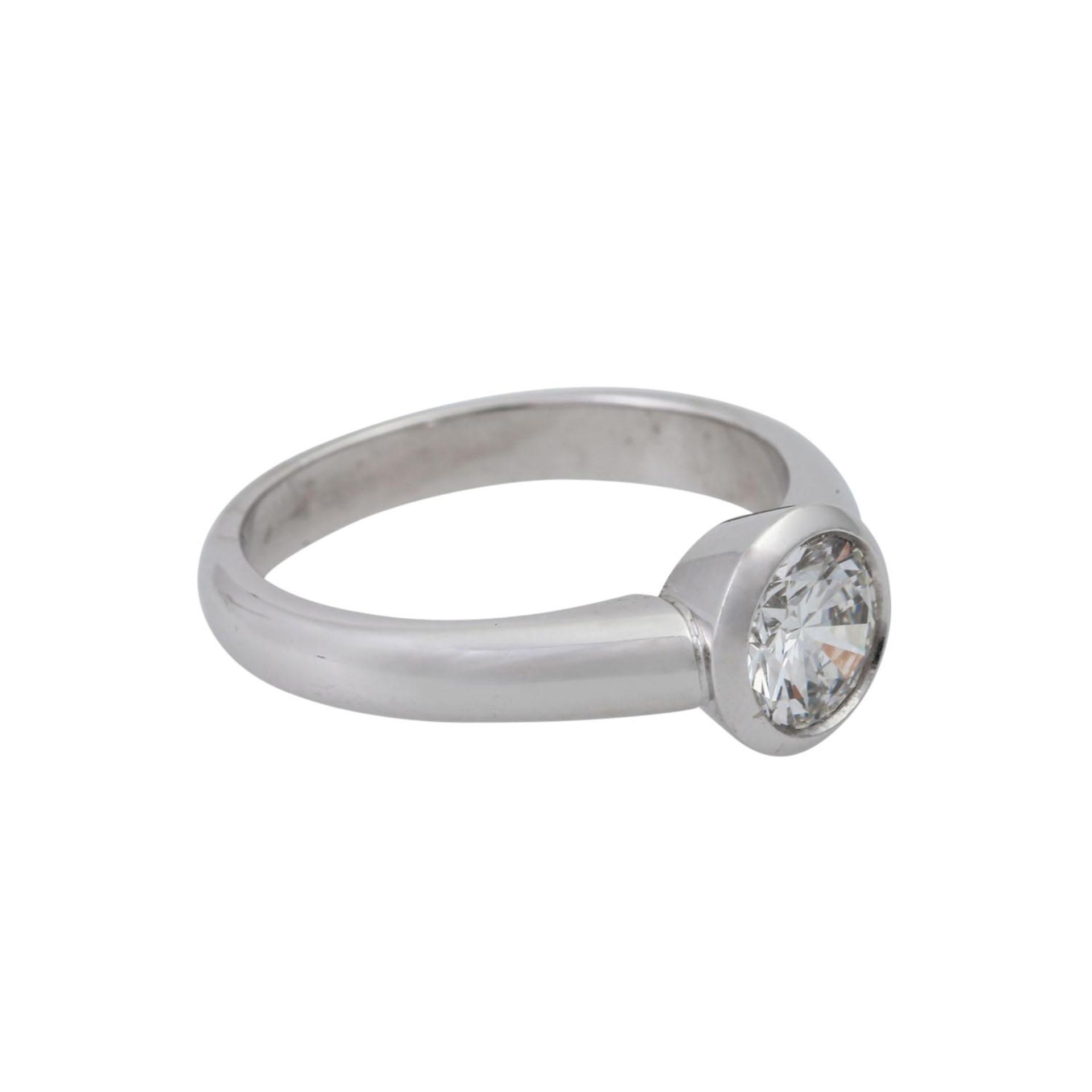 Solitärring mit Brillant von 1,061 ct,