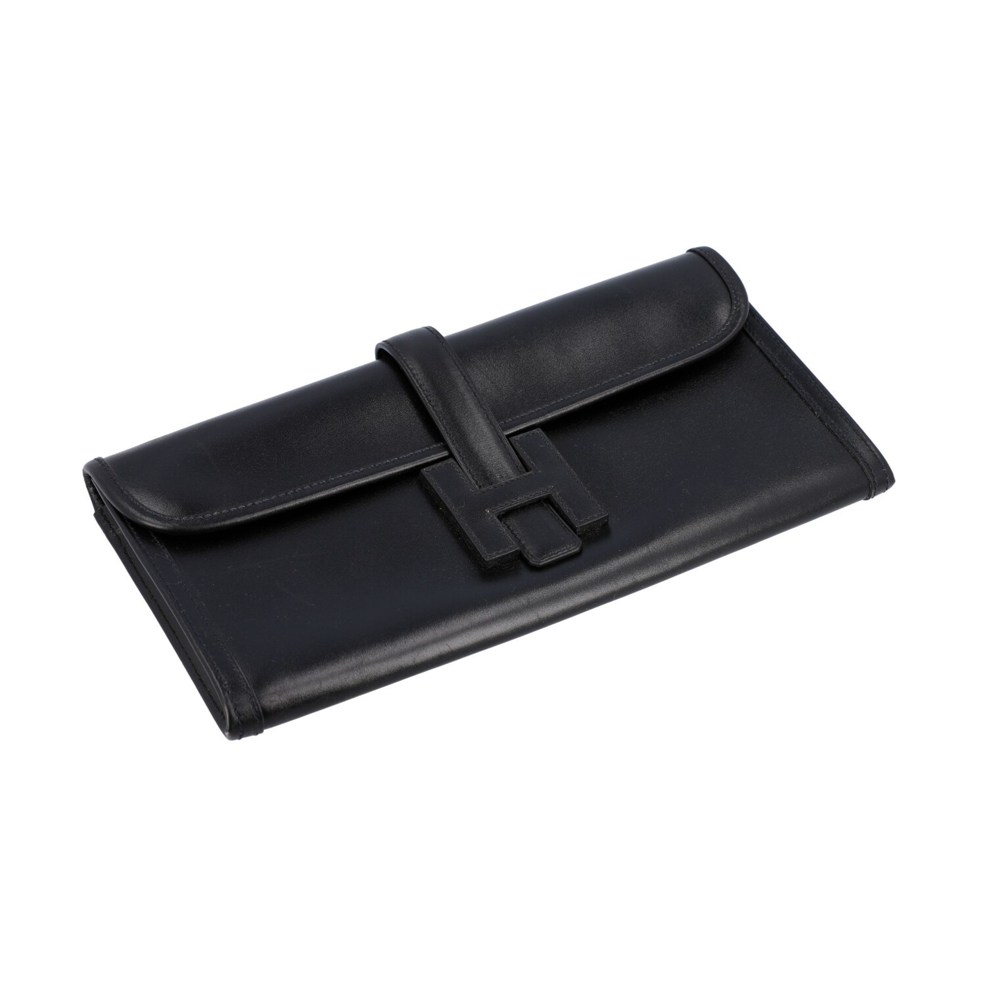 HERMÈS VINTAGE Clutch "JIGE PM".Swift Leder in Schwarz, breiter Überschlag mit Laschenverschluss und - Bild 5 aus 6