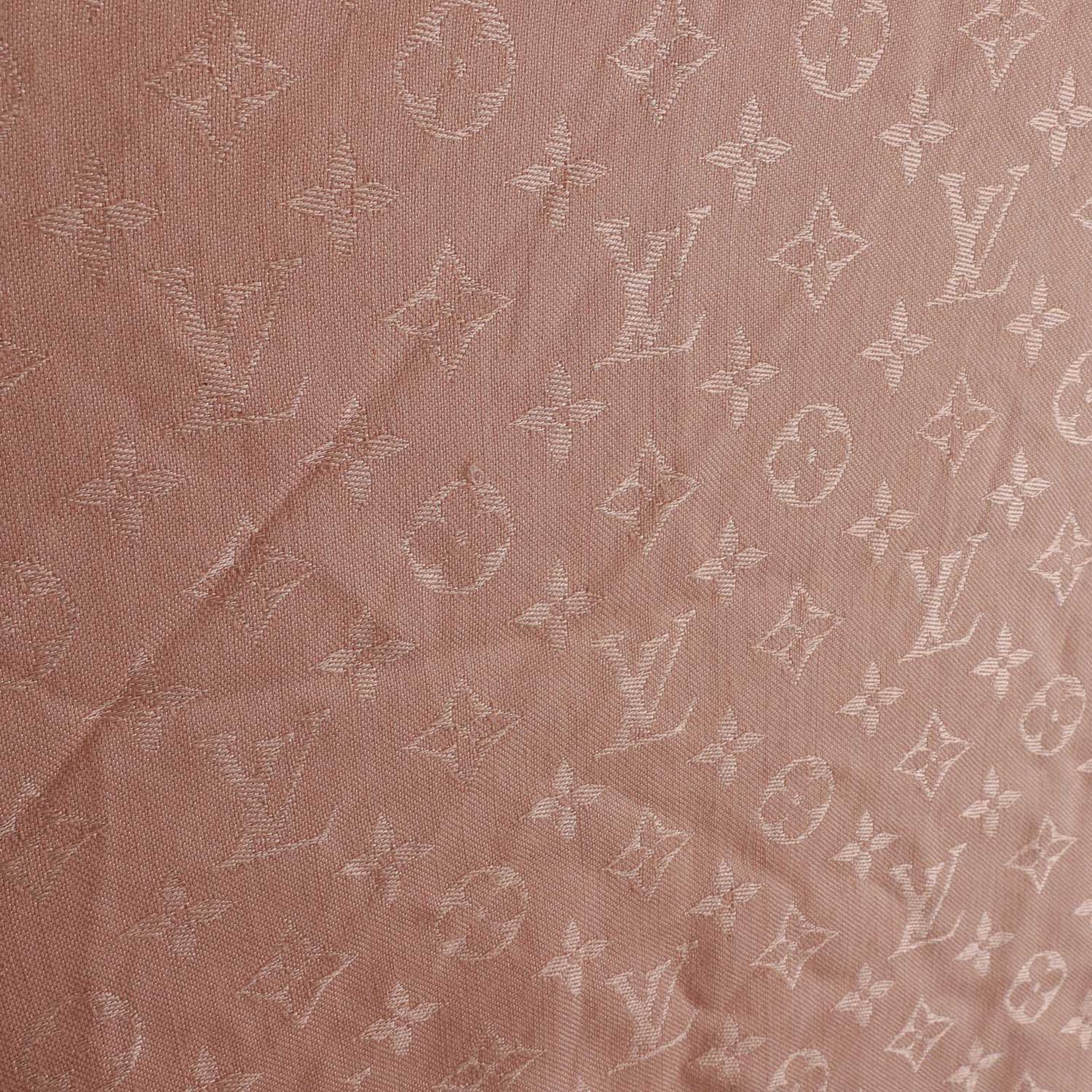 LOUIS VUITTON Foulard "MONOGRAM", akt. NP.: 460,-€.Seiden-/Wollgemisch in Rosafarben, Monogram