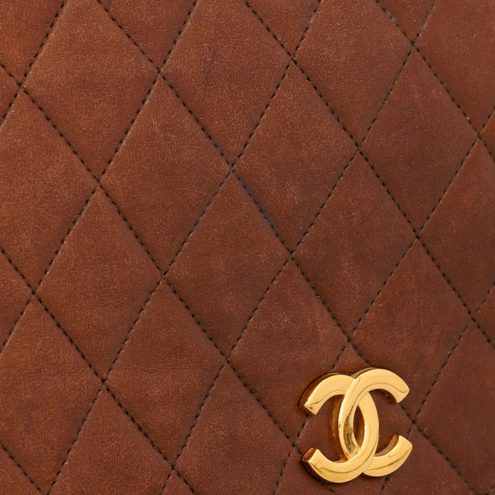 CHANEL VINTAGE Umhängetasche "SINGLE FLAP BAG", Mitte 1980er Jahre.< - Bild 8 aus 8