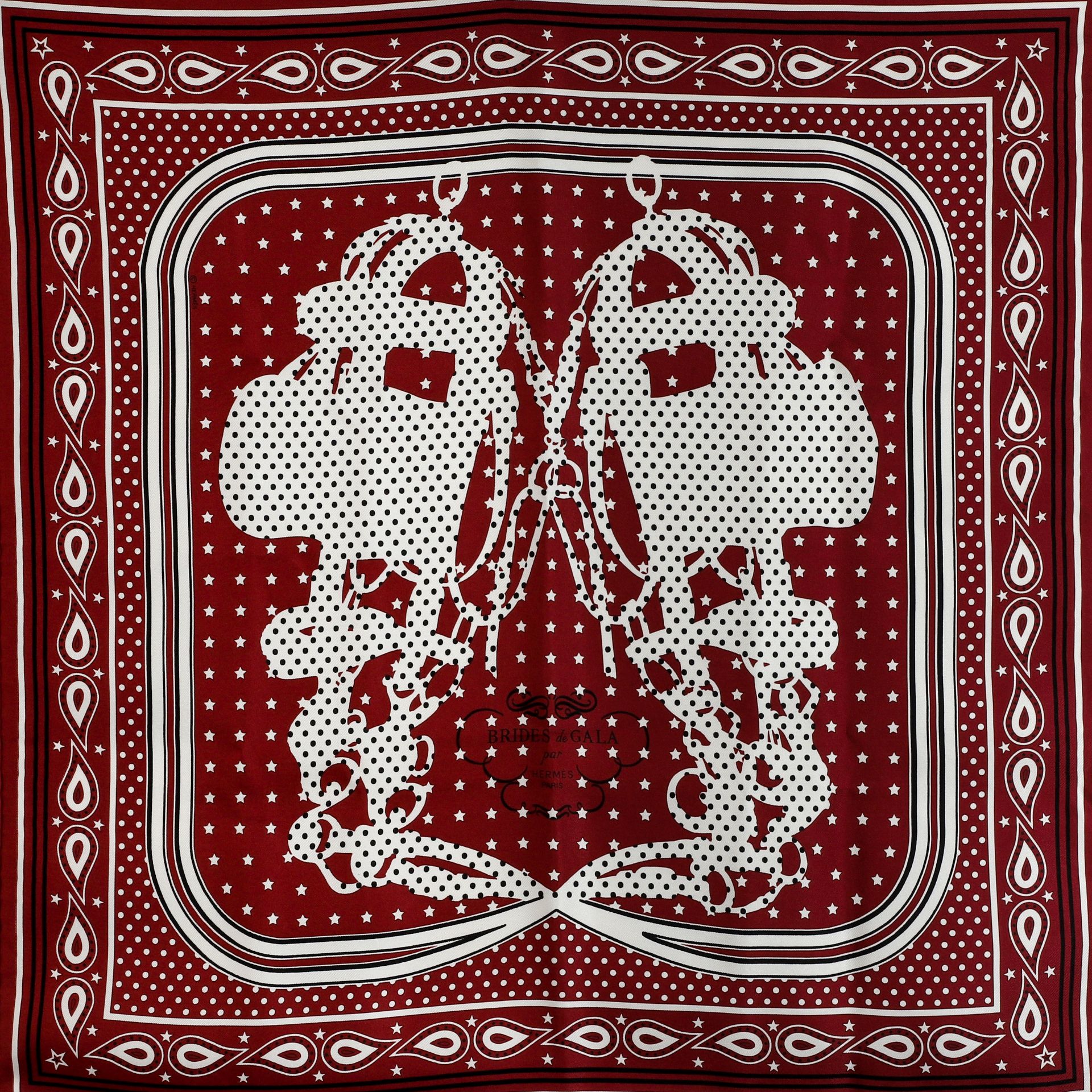 HERMÈS Bandana "BRIDES DE GALA", akt. NP.: 185,-€.<br