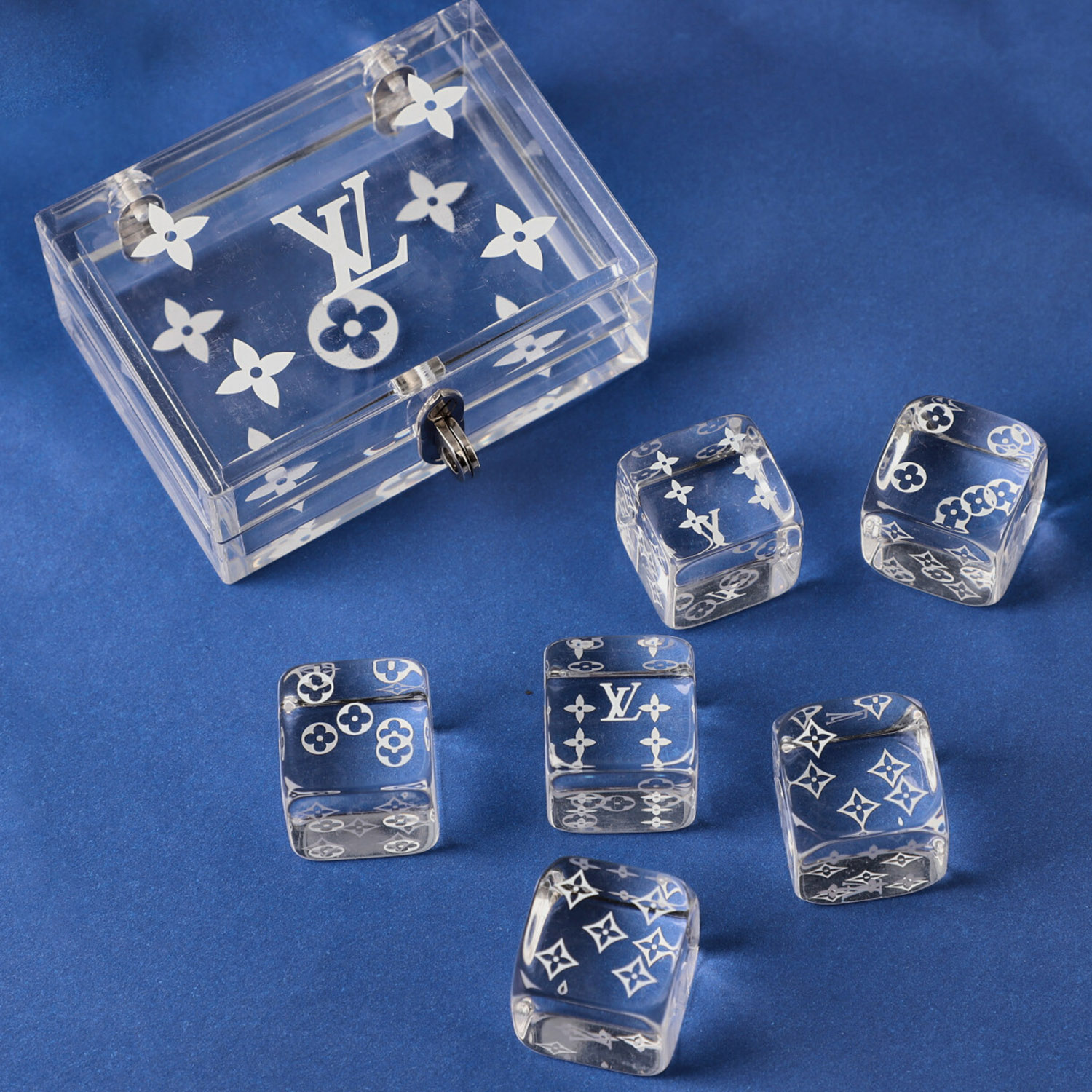 LOUIS VUITTON Würfelset "LUCITE DICE SET".< - Image 3 of 5