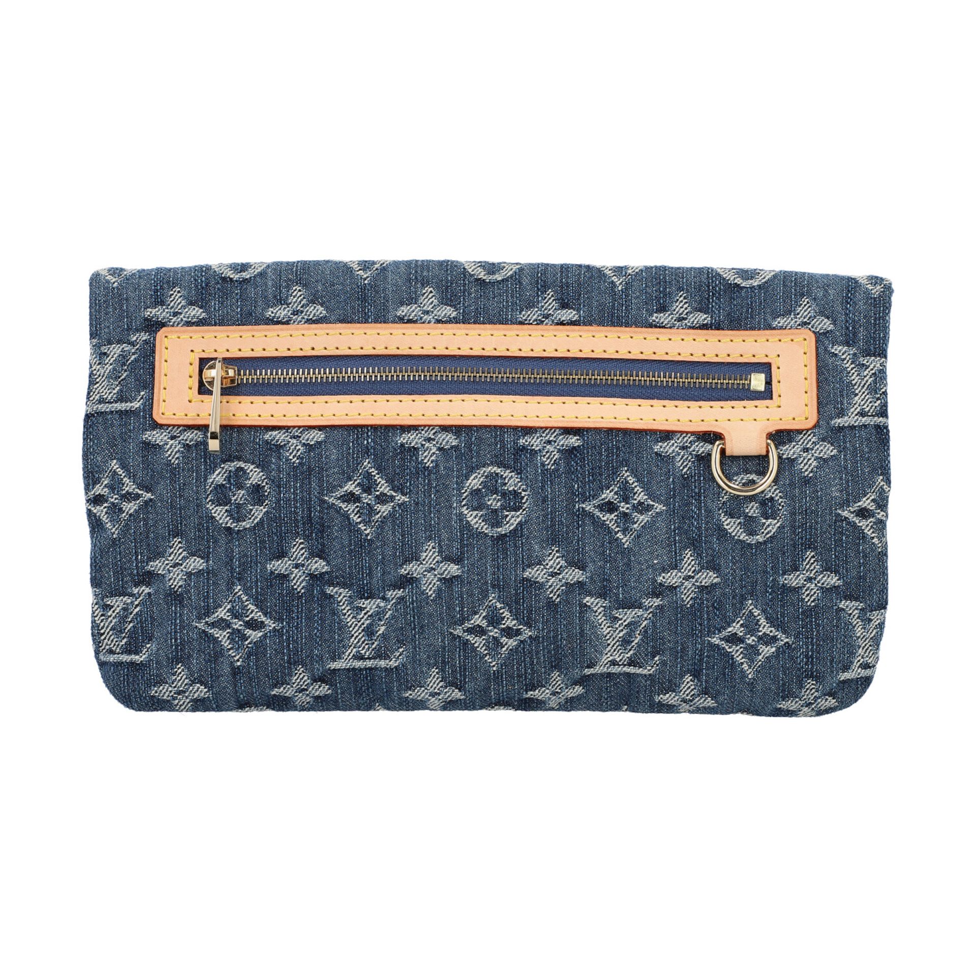 LOUIS VUITTON Pochette "POCHETTE PLAT", Koll.: 2006.Monogram Denim Serie mit goldfarbener Hardware - Bild 4 aus 6