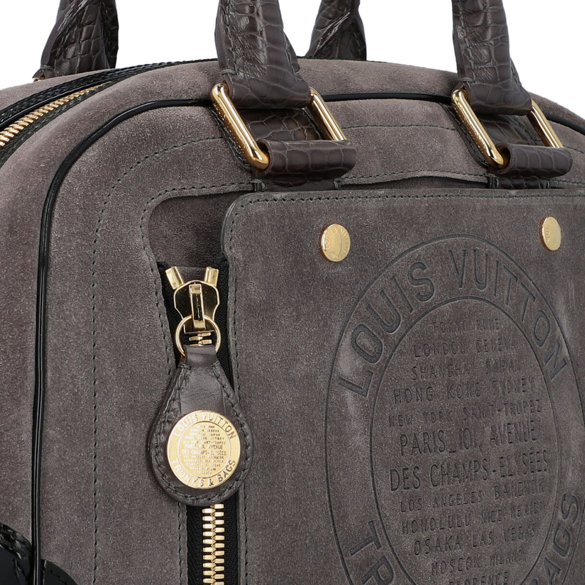 LOUIS VUITTON Handtasche "HAVANE STAMPED TRUNK GM", Koll. 2006.Wildleder in Grau, Details aus - Bild 8 aus 8