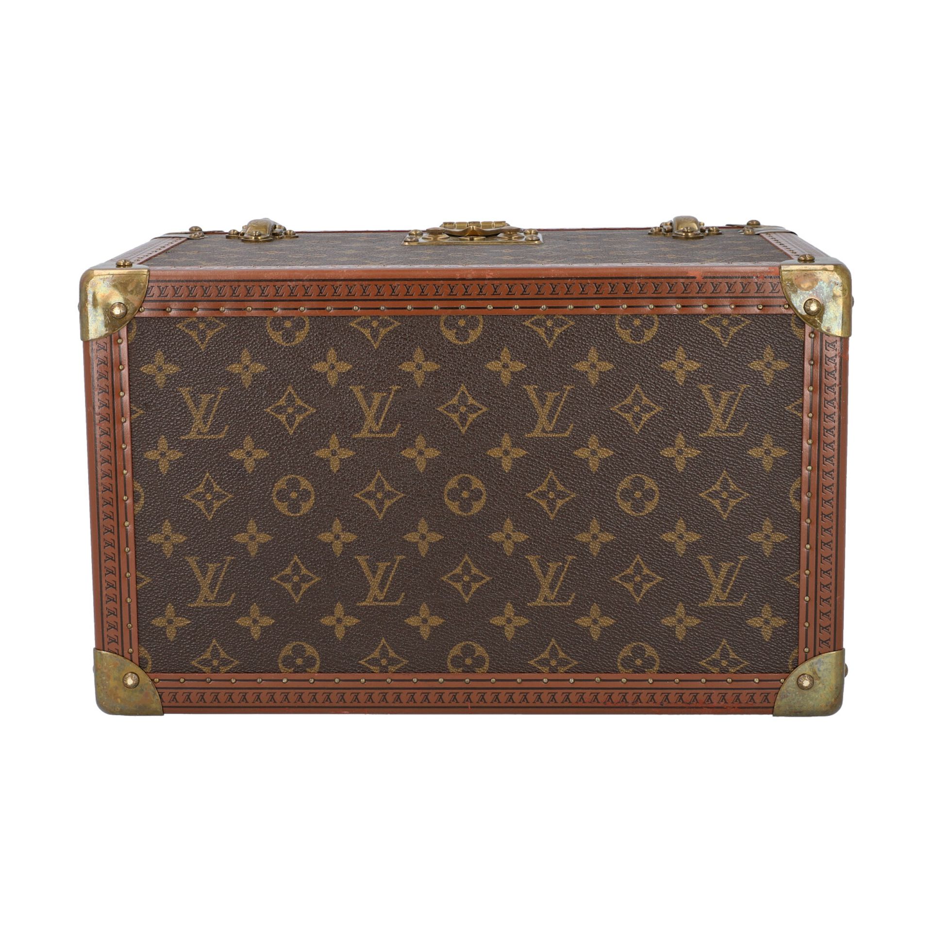 LOUIS VUITTON VINTAGE Kosmetikkoffer "BOITE PHARMACIE". Akt. NP.: 6.200,-€. - Bild 5 aus 7