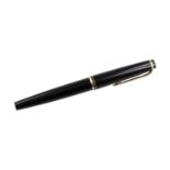 MONTBLANC VINTAGE Füller "No. 22".Edelharz in Schwarz mir vergoldeten Details und weißer Intarsie