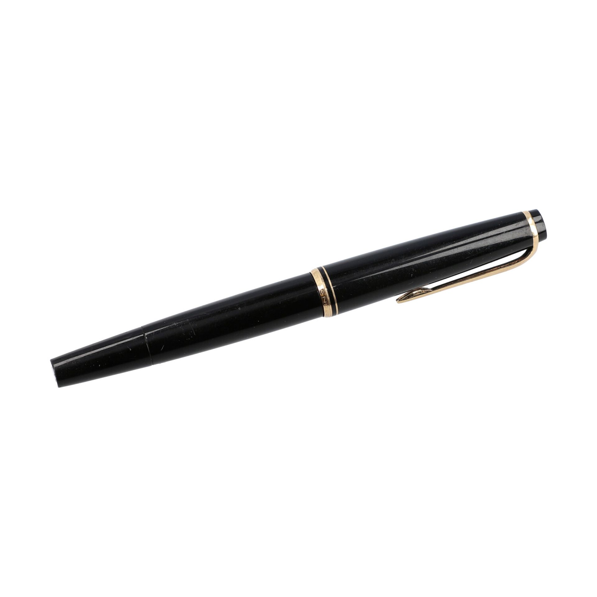 MONTBLANC VINTAGE Füller "No. 22".Edelharz in Schwarz mir vergoldeten Details und weißer Intarsie