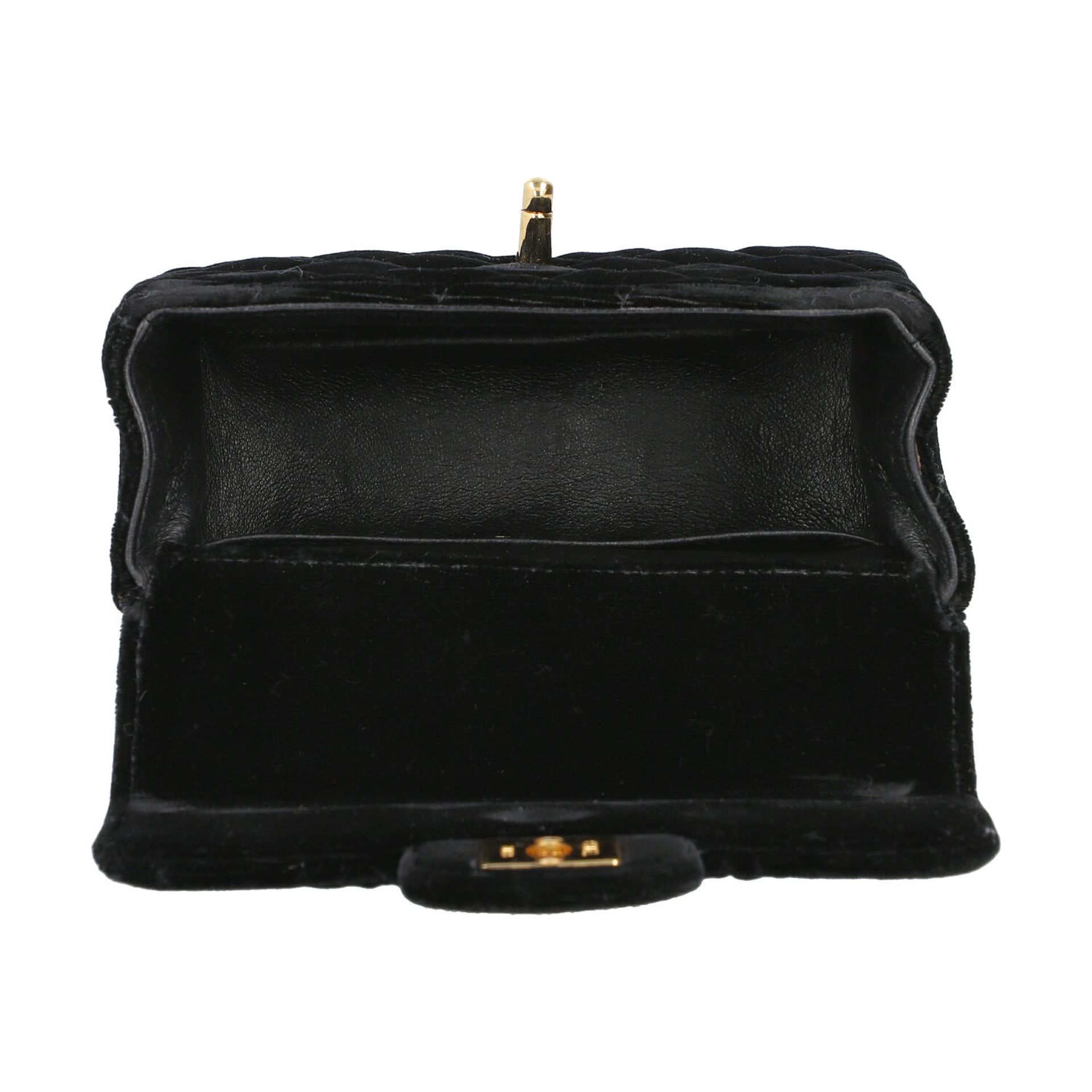 CHANEL VINTAGE Handtasche "MICRO MINI VELVET BAG". - Bild 6 aus 6