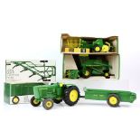 Collection ERTL Toys John Deere vehicles, comprising a tractor, trailer, 4-bottom plow, 6600 Combine