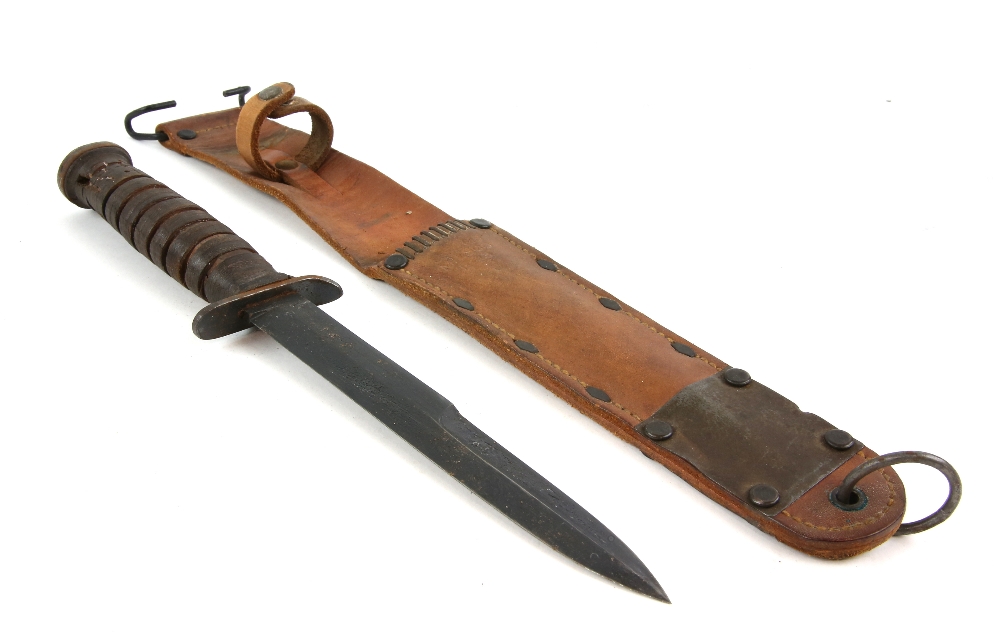 World War II US Military issue M3 Marked Guard Hunting in leather sheath and signed hand made copy - Image 5 of 11