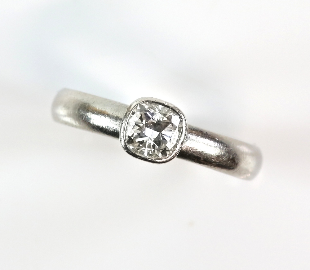 Modern diamond solitaire ring, estimated diamond weight 0.63 carats, mounted in platinum, ring - Image 2 of 8