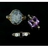 Quantity of gold items, one grey hard stone ring, mounted in 18 ct, ring size R, amethyst ring and