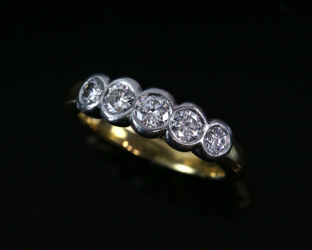 Contemporary diamond five stone ring, estimated total diamond weight 0.60 carats, mounted in 18 - Image 4 of 8
