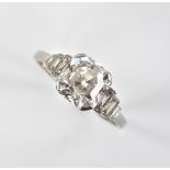 1920's diamond ring, central old octagonal cut diamond, estimated diamond weight 2.59 carats,