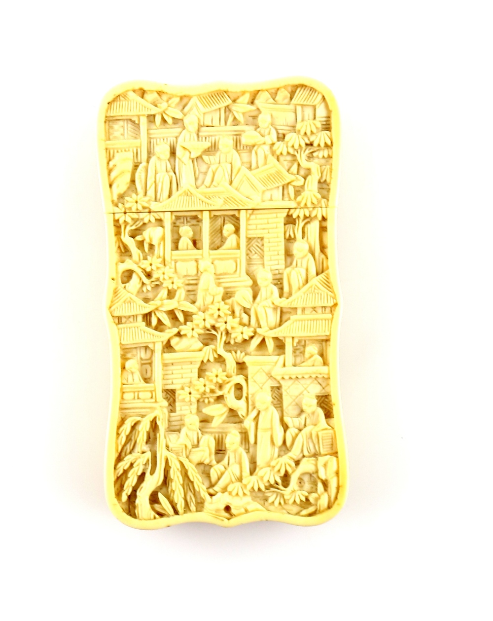 19th century Chinese carved ivory card case decorated with sea creatures on one side and figures - Image 2 of 2