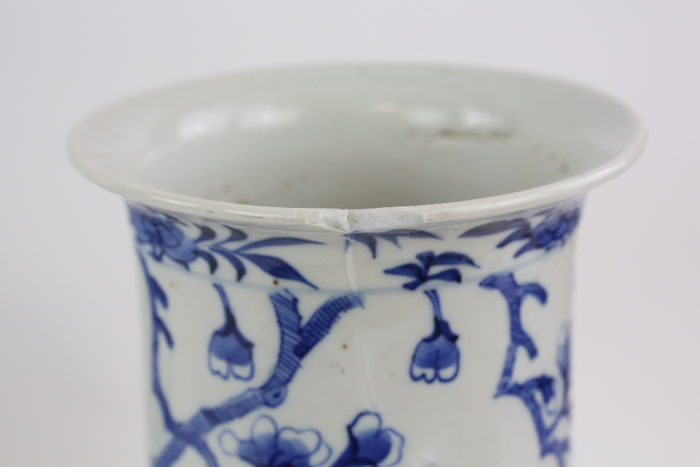 A blue and white vase with unglazed base, decorated with fruiting vine, 24 cm high; together with - Image 4 of 27