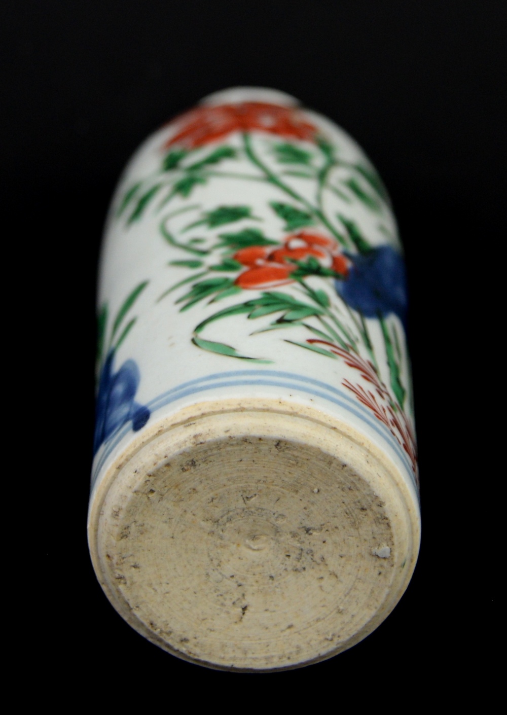 A small Transitional sleeve vase with unglazed base; decorated with orange-red flowers, green - Image 2 of 7