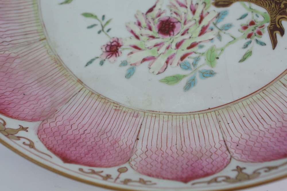 A set of five famille rose dishes; each one decorated with a central floral design surrounded by a - Image 18 of 23