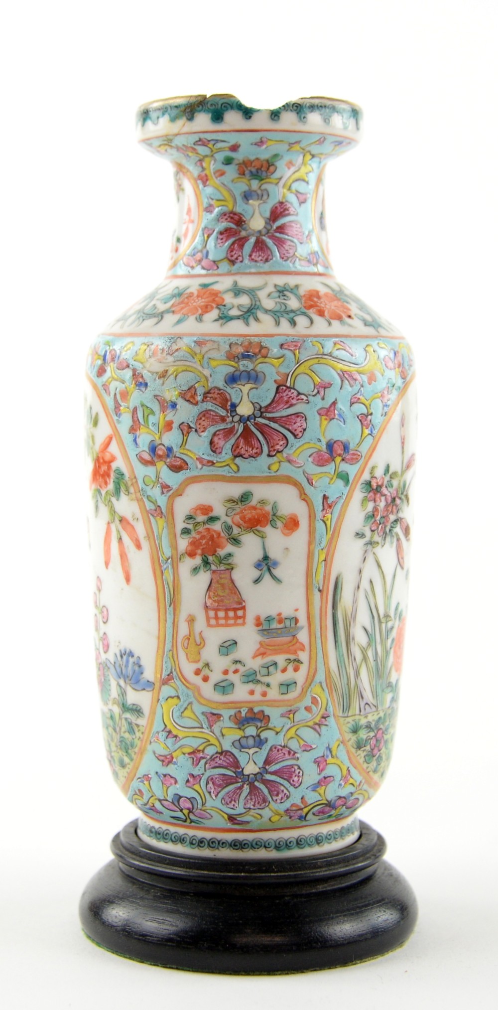 A small famille rose vase of rouleau form, decorated with oval panels of floral designs; the base - Image 4 of 5