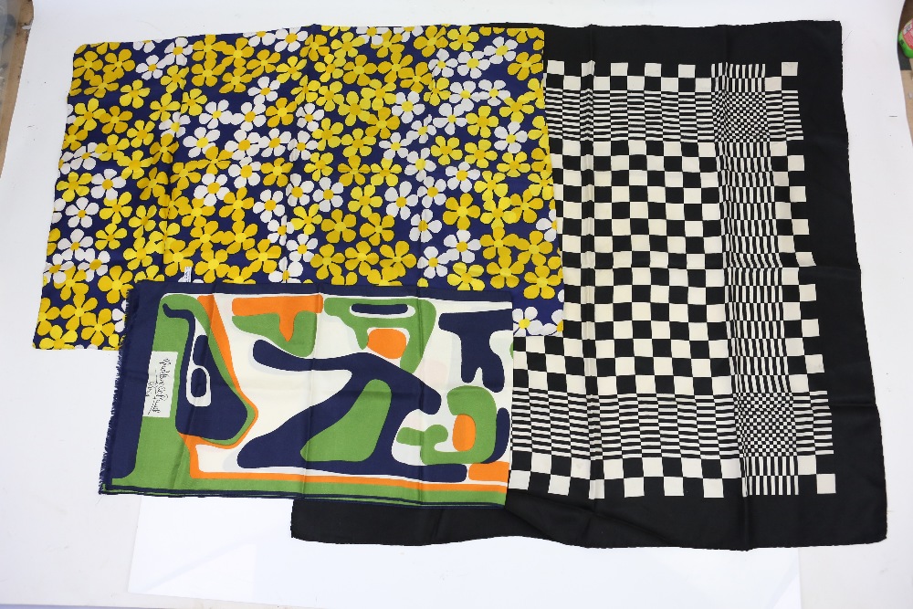 Collection of vintage scarves in bold colours and geometric and stylised floral designs (8). - Image 3 of 4