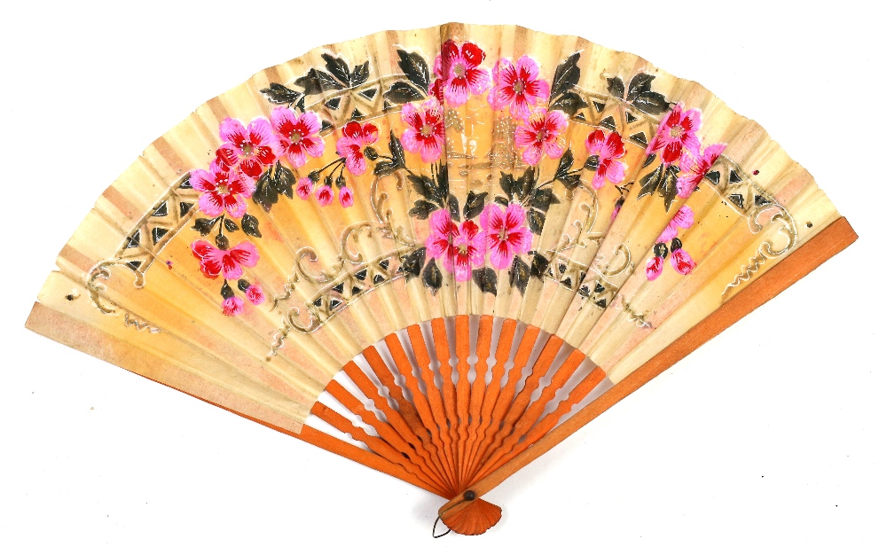 Small collection of fans including a 1920s faux tortoiseshell feather, Victorian sequined fan, and - Image 3 of 8