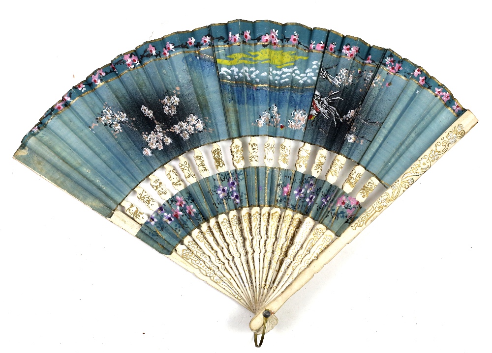 Small collection of fans including a 1920s faux tortoiseshell feather, Victorian sequined fan, and - Image 4 of 8