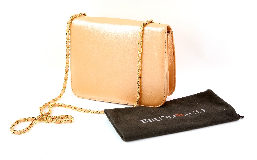 Bruno Magli peach coloured handbag with gold chain shoulder handle with dust bag and a red holdall. - Image 4 of 6