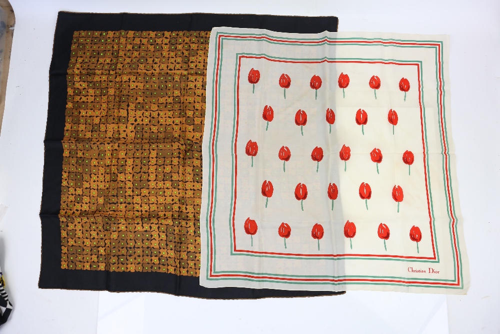 Collection of vintage scarves in bold colours and geometric and stylised floral designs (8). - Image 2 of 4