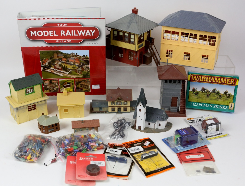 Large collection of trackside and layout items, to include plastic and cardboard kit-form buildings, - Image 3 of 17