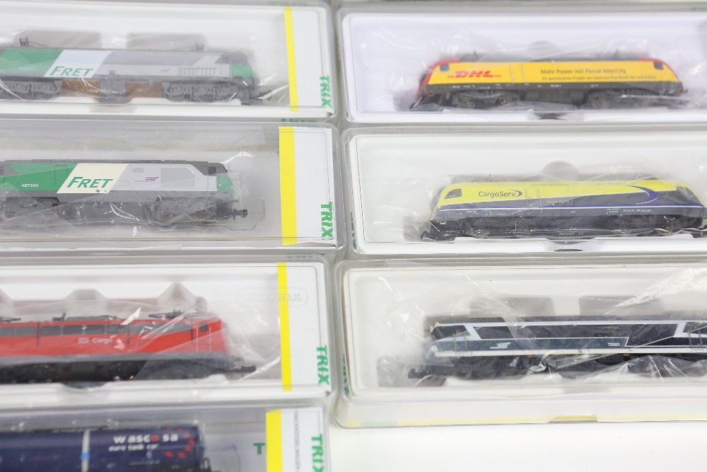 Collection of Minitrix N gauge diesel locomotives, carriages and rolling stock, comprising, 15660, - Image 5 of 5