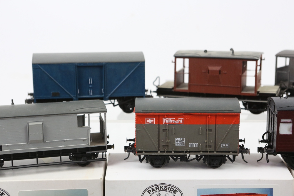 Fourteen O gauge assembled kit-built wagons, one part assembled, one unassembled and three - Image 3 of 7