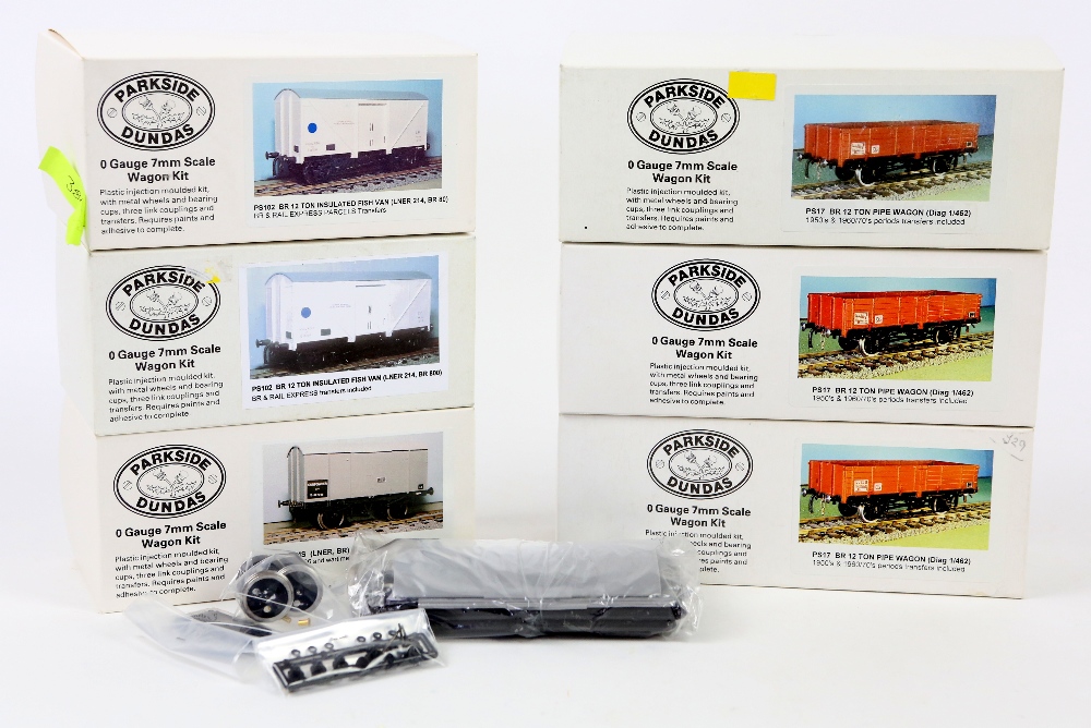 Parkside Dundas plastic O gauge wagon kits, comprising 3x PS17 BR 12 ton pipe wagon, 2x PS102 BR