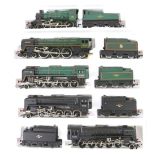 Five Hornby Railways 00 gauge locomotives and tenders, comprising 2x R264 BR Class 9F, R065 BR