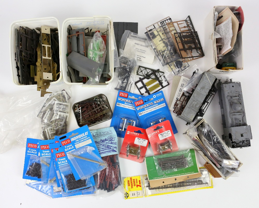 Selection of O gauge wagon and carriage kits, to include Ian Kirk and Conoisseur models and Kadee - Image 4 of 5