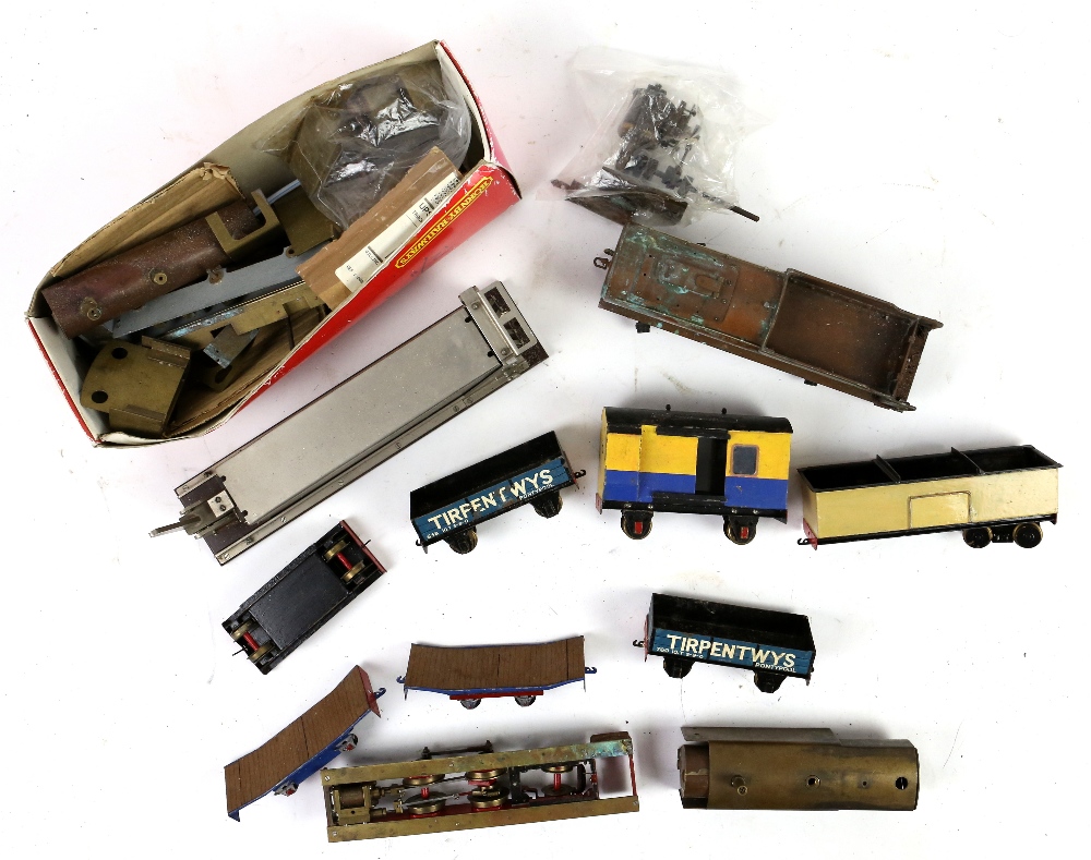 Selection of train and model railway related model kits, to include Mega Kits, Acorn BIG4 B R - Image 4 of 10