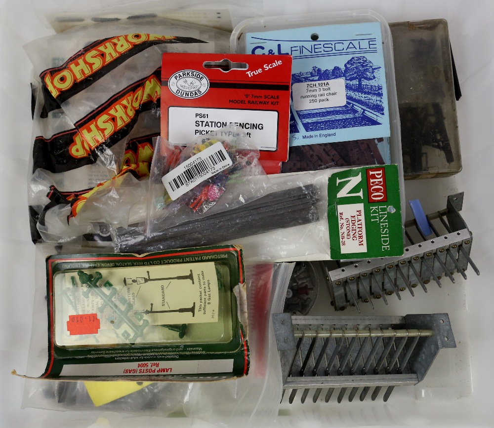 Large collection of trackside and layout items, to include plastic and cardboard kit-form buildings, - Image 15 of 17