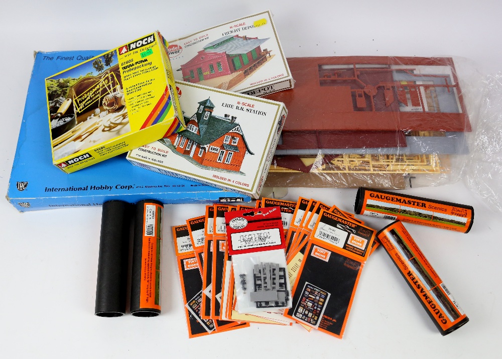 Large collection of trackside and layout items, to include plastic and cardboard kit-form buildings, - Image 4 of 17