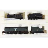 Two Hornby 00 gauge locomotives and tenders, comprising R2385 BR West Country Class 'Winston